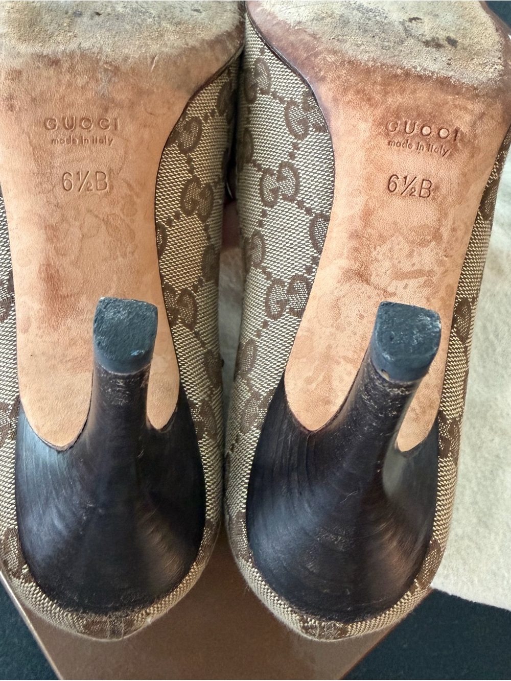 Gucci GG Canvas High-Heel Pumps
Authentic / size: 6,5 - Picture 6 of 9